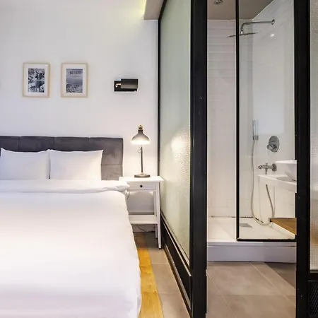 Апартаменты Charming Flat Close To Touristic Attractions In The Heart Of Beyoglu